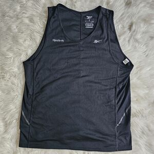 8 Tank tops Reebok size L